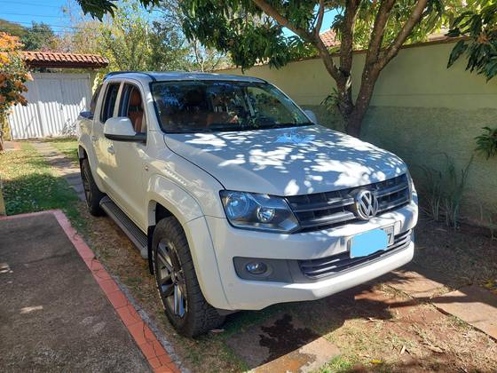 VOLKSWAGEN AMAROK 2.0 TRENDLINE 4X4 CD 16V TURBO INTERCOOLER DIESEL 4P AUTOMÁTICO VOLKSWAGEN AMAROK 2.0 TRENDLINE 4X4 CD 16V TURBO INTERCOOLER DIESEL 4P AUTOMÁTICO